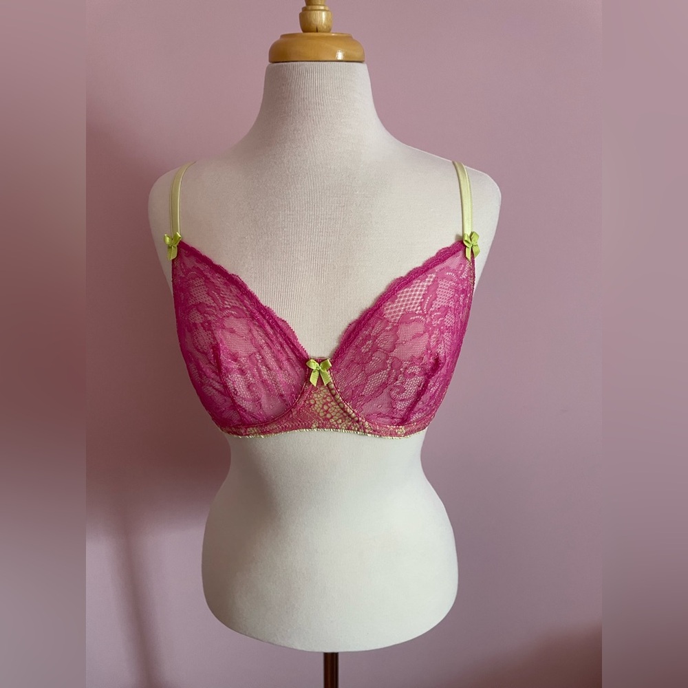 Lace Underwire Bra and Panty Set in Pink and Green